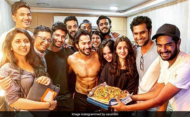 <I>Kalank</I>: Varun Dhawan Announces 'Crazy' Schedule Wrap, Shares Pics With Alia Bhatt And Others
