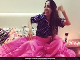 Bigg Boss से बाहर आते ही 'ड्रामा क्वीन' बनीं सृष्टि रोड़े, नींद से जागते ही शुरू किया डांस; देखें Video Bigg Boss से बाहर आते ही 'ड्रामा क्वीन' बनीं सृष्टि रोड़े, नींद से जागते ही शुरू किया डांस; देखें Video