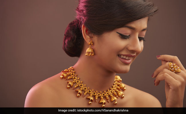 Dhanteras 2018: 3 Ways To Add Gold To Your Festive Look