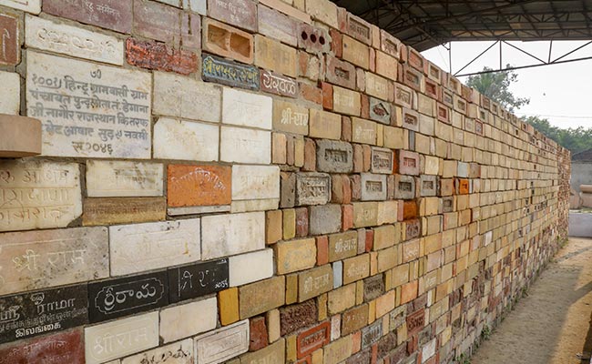 फिर टली अयोध्या मामले की सुनवाई, जस्टिस बोबड़े के छुट्टी पर होने की वजह से बढ़ी तारीख