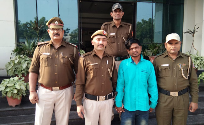 डेढ़ साल की बेटी को लेकर हो गया था फरार, लिव इन पार्टनर वापस ले आई तो ट्रक से कुचला