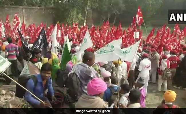 आखिर क्यों दिल्ली की सड़कों पर उतरा देश का अन्नदाता, हजारों किसानों का आज संसद मार्च, 10 बड़ी बातें