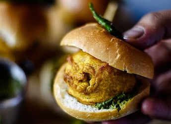 World Vada Pav Day: 7 Unique Vada Pav Recipes You Must Try World Vada Pav Day: 7 Unique Vada Pav Recipes You Must Try