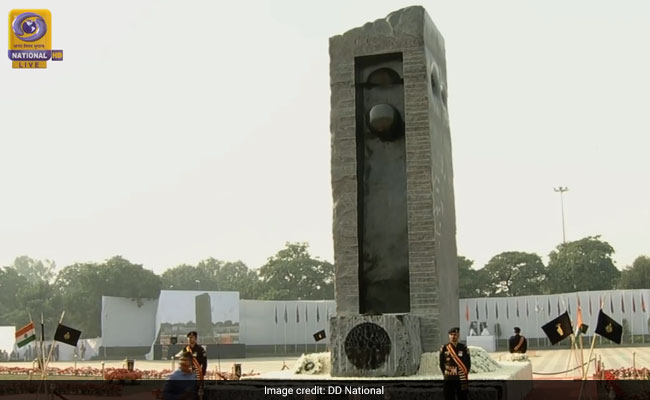 Sculptor Immortalises Names Of 35,000 Martyrs Of Indian Police Forces