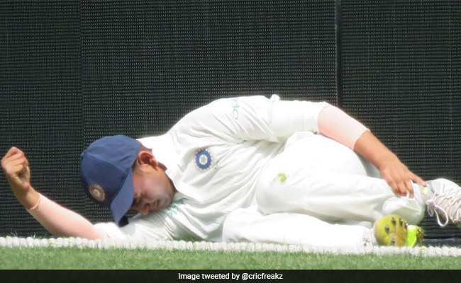 IND Vs AUS: पृथ्वी शा ने बॉल रोकने के लिए किया ऐसा, दर्द से निकल पड़ी चीखें, देखें VIDEO