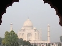 ताजमहल देखने जा रही थी विदेशी महिला, बाइक पर आए 3 शख्स और कर दिया ऐसा काम ताजमहल देखने जा रही थी विदेशी महिला, बाइक पर आए 3 शख्स और कर दिया ऐसा काम
