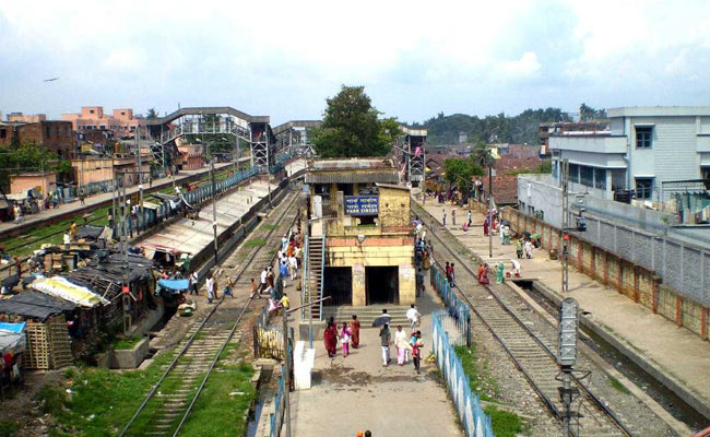 Bomb Scare Disrupts Train Services In Sealdah South Section