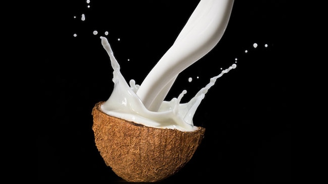 Best fruit for weight loss: Coconut water is the best drink with all vitamins and minerals.