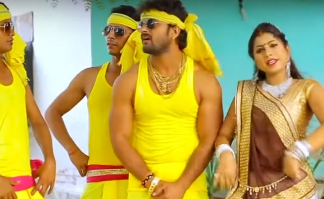 खेसारी लाल यादव ने छठ पूजा पर किया ऐसा डांस, भौजी बोलीं- सोनू हमरा पे भरोसा नईखे; वायरल हुआ Video