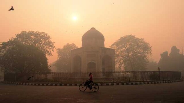 The overall air quality index was recorded at 352, which falls in the 'very poor' category.