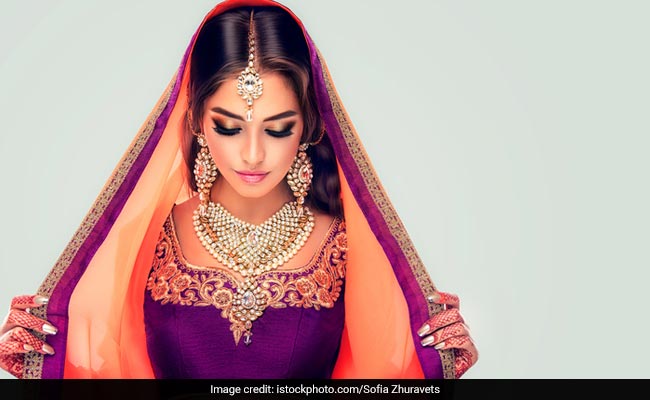 5 Stunning Fashion Accessories To Complete Your Festive Look