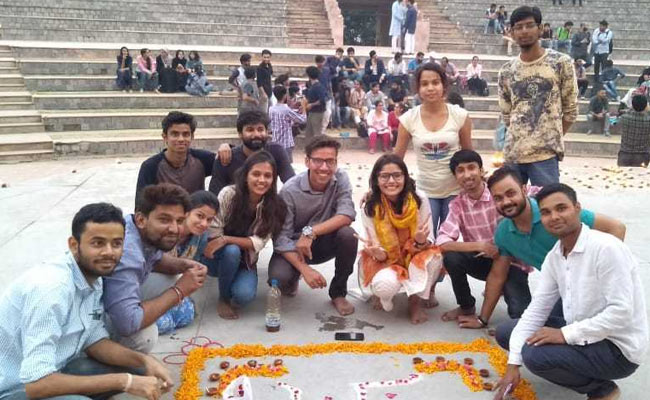 दिवाली के दीपकों से जगमग हुआ जामिया मिल्लिया इस्लामिया, 'युवा' ने किया छात्र मिलन का आयोजन