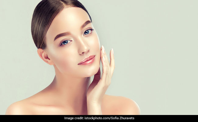 5 Tan Removing Face Scrubs To Get That Gorgeous Skin