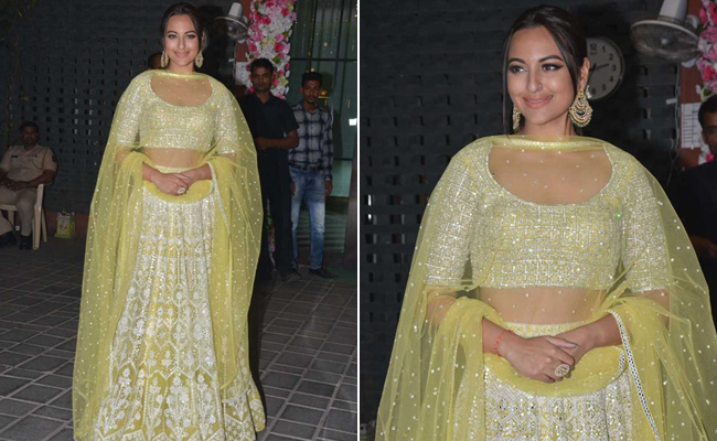 3 Ethnic Earrings To Accessorize Like Sonakshi Sinha