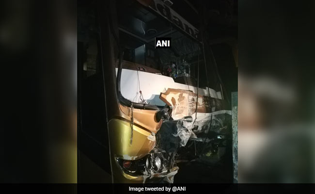 3 Killed, 6 Injured In Car-Bus Collision In Maharashtra