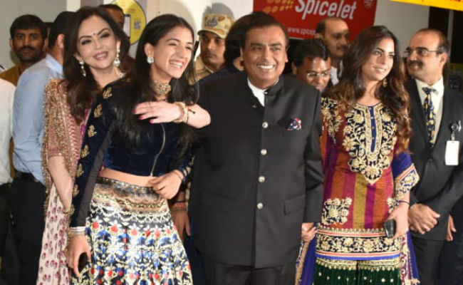 Priyanka Chopra And Nick Jonas' Wedding: Nita Ambani And Mukesh Ambani Arrive In Jodhpur With Isha And Anant