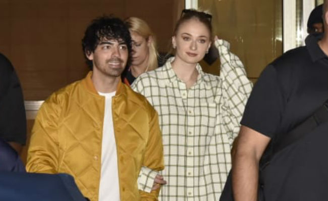 Priyanka Chopra And Nick Jonas' Wedding: Joe Jonas And Sophie Turner Are First <i>Baaraatis</i> In Mumbai