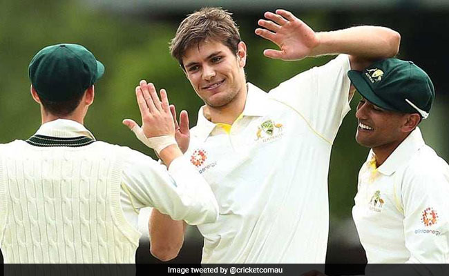 अभ्‍यास मैच: 19 साल के तेज गेंदबाज ने लिया विराट कोहली का विकेट, यूं मनाया जश्‍न, VIDEO