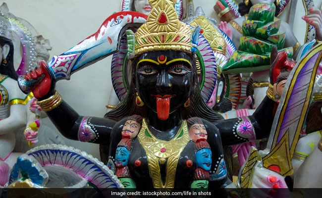 Like Sabarimala, A Kali Puja Pandal In Bengal Doesn't Allow Women