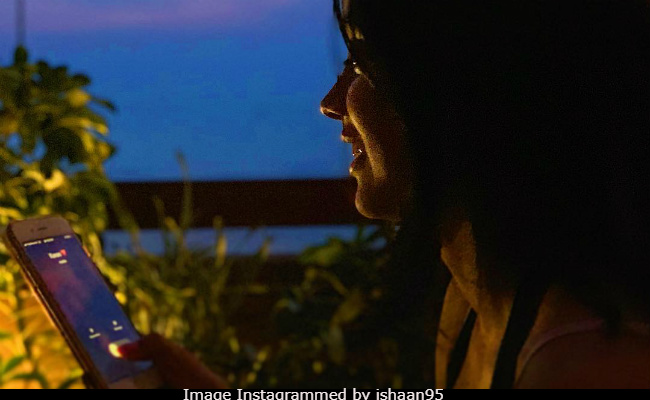 Ishaan Khatter Posts A Pic Of Janhvi Kapoor. The Internet Thinks '<I>Koffee</i> Conjecture' Is True