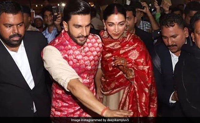 दीपिका पादुकोण की मांग में सजा सिंदूर, 'बॉडीगार्ड' रणवीर सिंह ने हजारों की भीड़ से बचाया... देखें Video