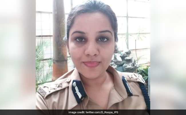 जब गिरफ्तार करने पहुंची थी ये IPS तो उमा भारती को छोड़ना पड़ा था CM पद, अब कराया पोल
