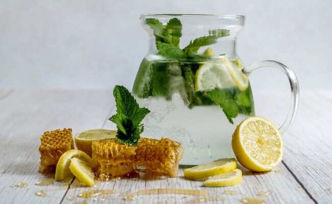 Home Remedies: सर्दी-जुकाम से बचाएंगी घर में मौजूद ये 4 चीजें...