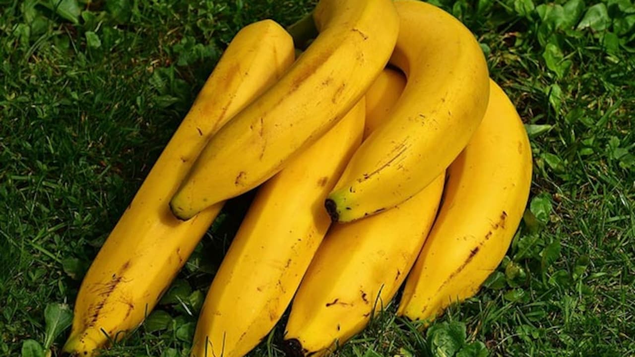केला खाने का सही समय क्या है? सुबह, रात या खाली पेट, जानिए सच!
