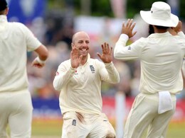 Galle Test: इंग्लैंड 211 रन से विशाल अंतर से जीता, श्रीलंका को "दोहरे दर्द" के साथ छोड़ना पड़ा मैदान Galle Test: इंग्लैंड 211 रन से विशाल अंतर से जीता, श्रीलंका को "दोहरे दर्द" के साथ छोड़ना पड़ा मैदान