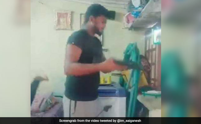 Fans Burn, Smash Freebies Over Dropped Scenes From Vijay's <i>'Sarkar'</i>