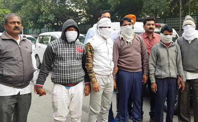 चलती ट्रेन में लूट की वारदातें करने वाला गिरोह पकड़ा गया, महिलाओं को बनाते थे निशाना