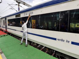 वंदे भारत एक्सप्रेस ट्रेन 18 के किराये का हुआ खुलासा, 15 फरवरी को होगी शुरू; जानिए- कहां का कितना किराया वंदे भारत एक्सप्रेस ट्रेन 18 के किराये का हुआ खुलासा, 15 फरवरी को होगी शुरू; जानिए- कहां का कितना किराया