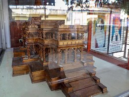 यूपी सरकार के मंत्री बोले, 2019 से पहले अयोध्या में राम मंदिर का निर्माण तय, CM योगी करेंगे शिलान्यास यूपी सरकार के मंत्री बोले, 2019 से पहले अयोध्या में राम मंदिर का निर्माण तय, CM योगी करेंगे शिलान्यास