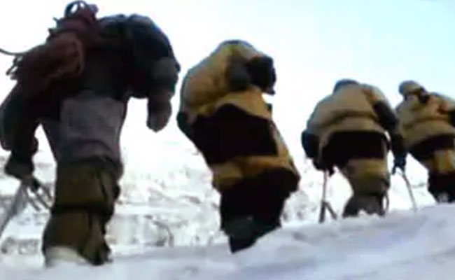 दिल्ली के लापता ट्रैकरों की लोकेशन मिली, अब हेलीकॉप्टर से निकाले जाएंगे बाहर