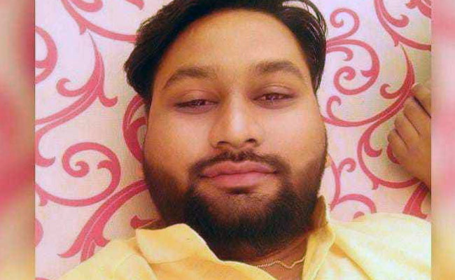 बाराती कर रहे थे डांस और बग्घी में चढ़ बदमाशों ने दूल्हे पर की फायरिंग, गोली निकलवाने के बाद लिए सात फेरे