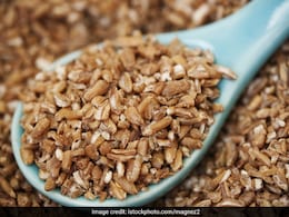 रोज सुबह खाली पेट गेहूं को भिगोकर खाने से सेहत को मिलते हैं अनगिनत फायदे, वेट लॉस से लेकर डायबिटीज को भी कर सकता है कंट्रोल रोज सुबह खाली पेट गेहूं को भिगोकर खाने से सेहत को मिलते हैं अनगिनत फायदे, वेट लॉस से लेकर डायबिटीज को भी कर सकता है कंट्रोल