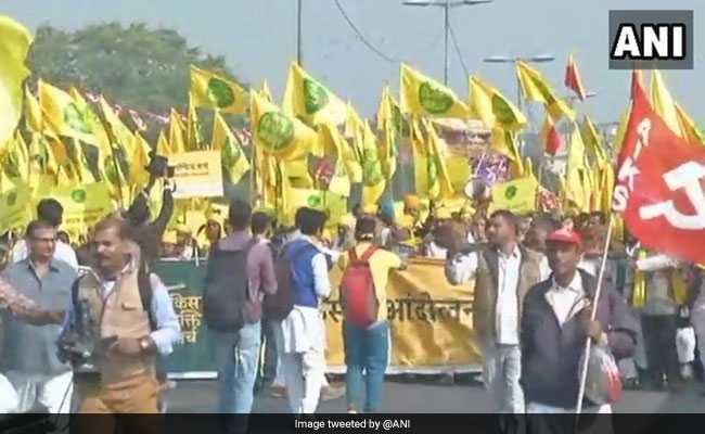 Farmers Marching To Parliament Stopped Some Distance Away