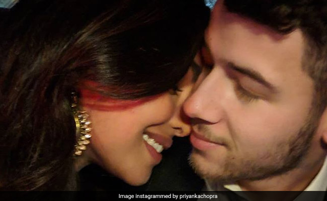 प्रियंका चोपड़ा ने रोमांटिक अंदाज में निक जोनस का भारत में किया स्वागत, बोलीं- वेलकम होम बेबी...Photo हुई वायरल