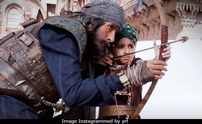 <I>Thugs Of Hindostan</i>: Amitabh Bachchan Wants Aditya Chopra To Do This For The Film