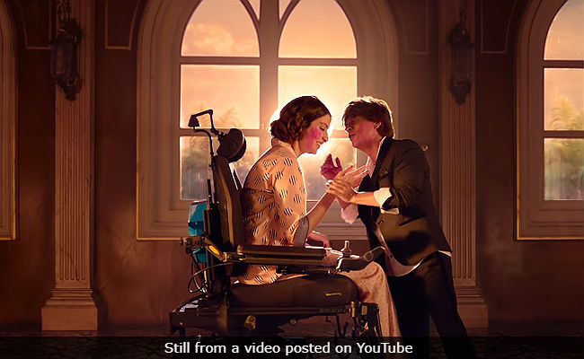 <i>Zero</i> Song <i>Mere Naam Tu</i>: Shah Rukh Khan's Bauua Is Brimming With Love For Anushka Sharma's Aafia <i>Zero</i> Song <i>Mere Naam Tu</i>: Shah Rukh Khan's Bauua Is Brimming With Love For Anushka Sharma's Aafia