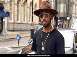 साक्षी सिंह धोनी की बर्थडे पार्टी में कहीं स्मोकिंग तो नहीं कर रहे थे हार्दिक पंड्या!, देखें VIDEO साक्षी सिंह धोनी की बर्थडे पार्टी में कहीं स्मोकिंग तो नहीं कर रहे थे हार्दिक पंड्या!, देखें VIDEO