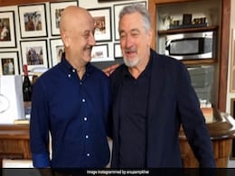 टोस्ट खा रहा था ये एक्टर, बाइट लेते ही टूट गया दांत और फिर... टोस्ट खा रहा था ये एक्टर, बाइट लेते ही टूट गया दांत और फिर...