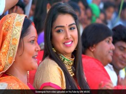 Chhath Puja 2018: आम्रपाली दुबे ने बनाया ठेकुआ, बोलीं- घरे घरे होत छठी माई के व्रतिया- Video Viral Chhath Puja 2018: आम्रपाली दुबे ने बनाया ठेकुआ, बोलीं- घरे घरे होत छठी माई के व्रतिया- Video Viral