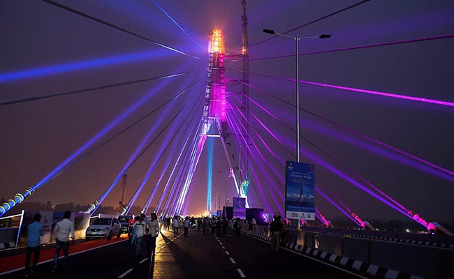 Was Pushed, Says BJP's Manoj Tiwari, Seen Punching Cops At Signature Bridge Opening