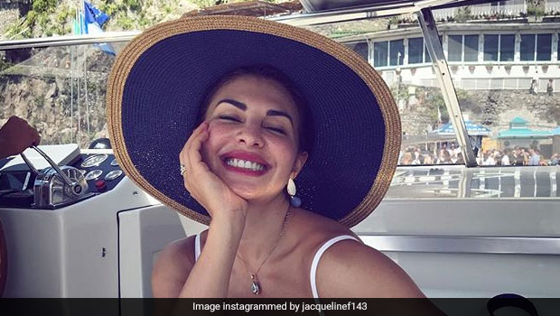 The secret behind Jacqueline Fernandez's glowing skin is drinking lots of water