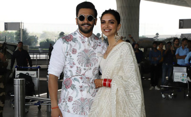 Colour Coordinated Again, Deepika Padukone And Ranveer Singh Fly To Bengaluru