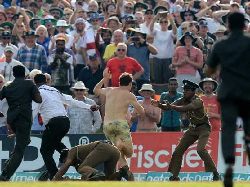 Sri Lanka vs England: Ground Security Hunts Down Streaker In A Funny Chase At Galle - Watch