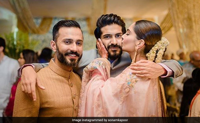 How Sonam, Rhea And Anand Ahuja Made Harshvardhan Kapoor's Birthday Special