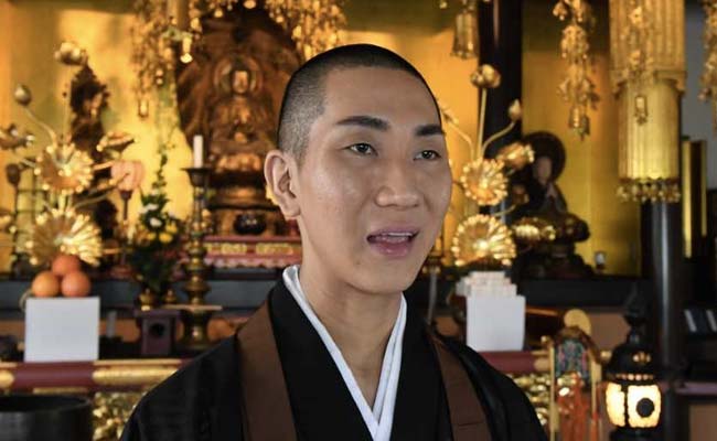 Buddha And Bronzer: The Japanese Monk Who Loves Make-Up