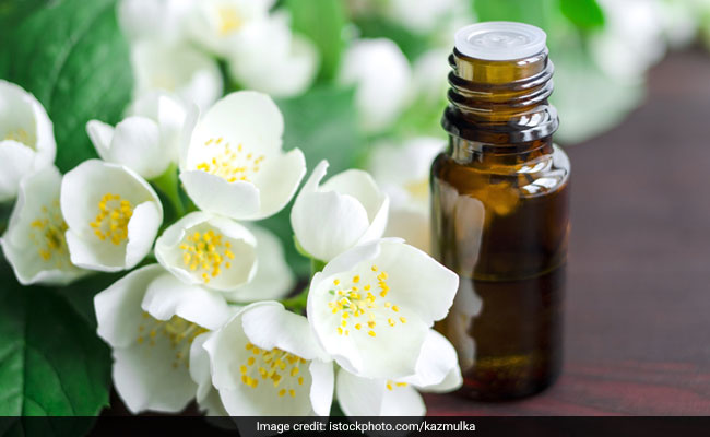 3 Amazing Ways To Use Jasmine Oil For Your Beauty Needs